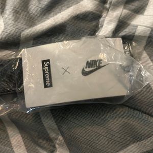 Nike supreme belt